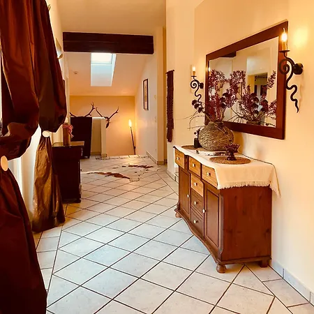 Frank Apartment